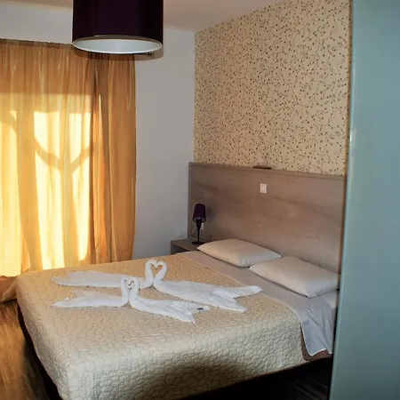 Lefkorama 3*