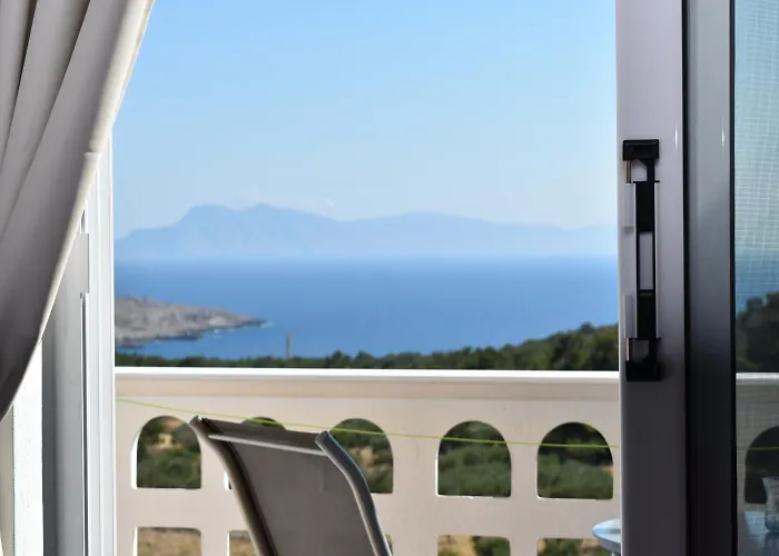 Lefkorama לפקוס קרפתאו