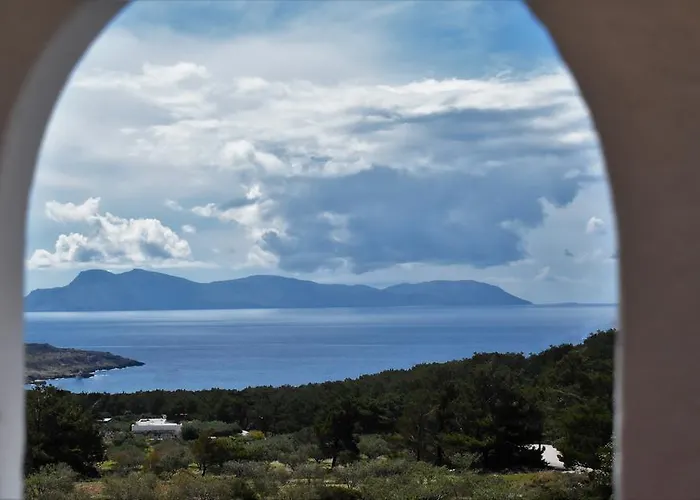 Lefkorama בית הארחה לפקוס קרפתאו