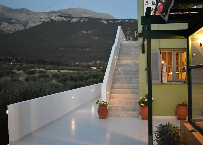 Lefkorama Gasthof 4*